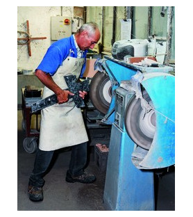 Détail de fabrication chez France Funéraire